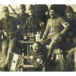 Rechnitzer műterem, Zágráb, magyar katonák egy katonakórházban,  vöröskeresztes zászló és karszalag,  egy katonakórházban, 1. világháború, monarchia, 1914., 1910-es évek, Eredeti fotó, hátulján feliratozott papírkép.  