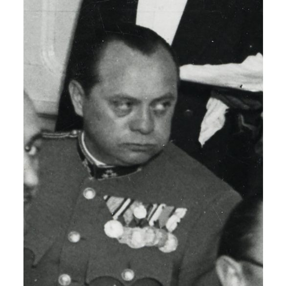 Nagyobb méret, Borsay foto, Budapest, úri társaság vacsorázik, katona, egyenruha, kitüntetés, érdemrend, 2. világháború, 1930-as évek, Horthy-korszak, Eredeti fotó, pecséttel jelzett papírkép. 