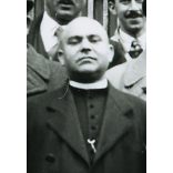 Úri társaság a templomnál, Gyulafehérvár, Erdély, dr Balásy Imre plébános, Dr. Csejthey Jelen Gyula az erdélyi katolikus egyház jogtanácsosa, 1938. szeptember 17., 1930-as évek, Horthy-korszak, Eredeti, hátulján feliratozott fotó, papírkép. 