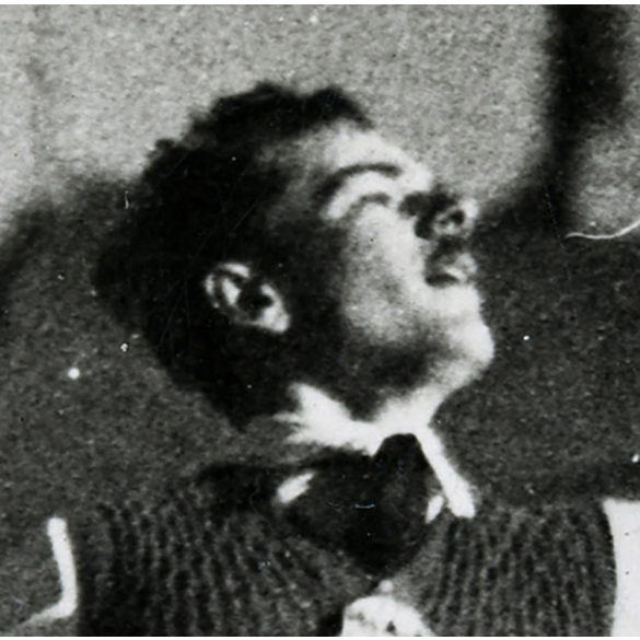 Magyar korcsolyázó bajnok ugrása a városligeti műjégen, Budapest, Vajdahunyad vára, sport,  1930-as évek, Horthy-korszak, Eredeti fotó, papírkép.   