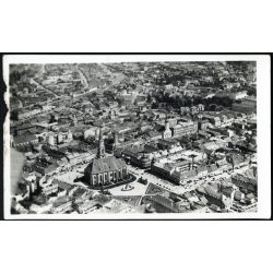   fotofilm felvétele, látkép repülőgépről, Kolozsvár, Erdély, légi felvétel, 2. világháború,  1940-es évek, Horthy-korszak, Eredeti képeslap fotó, papírkép, oldala sérült.   