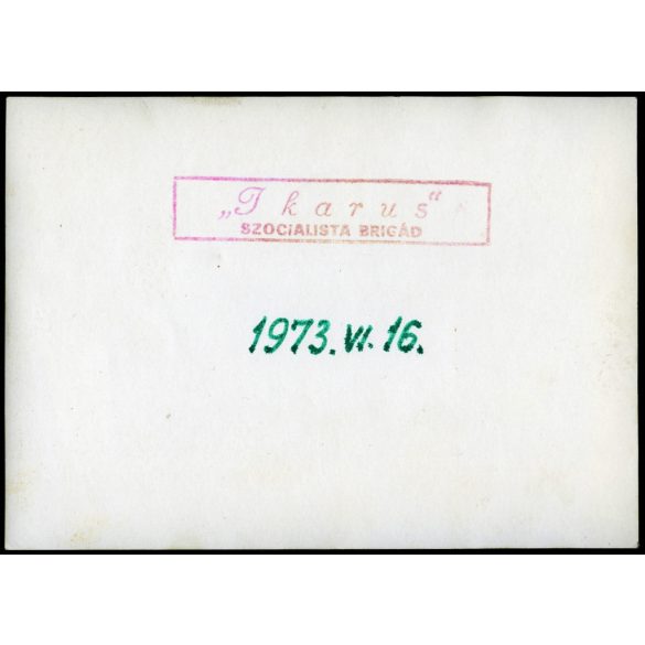 Ikarus Szocialista Brigád, Budapest, tablókép, közlekedéstörténet,  1973., 1970-es évek, szocializmus, Eredeti fotó, pecséttel jelzett papírkép.   