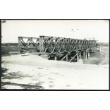 Ideiglenes vasúti híd építése, magyar katonák, közlekedés, utász, 2. világháború, , 1940-es évek, Horthy-korszak, Eredeti fotó, papírkép.   