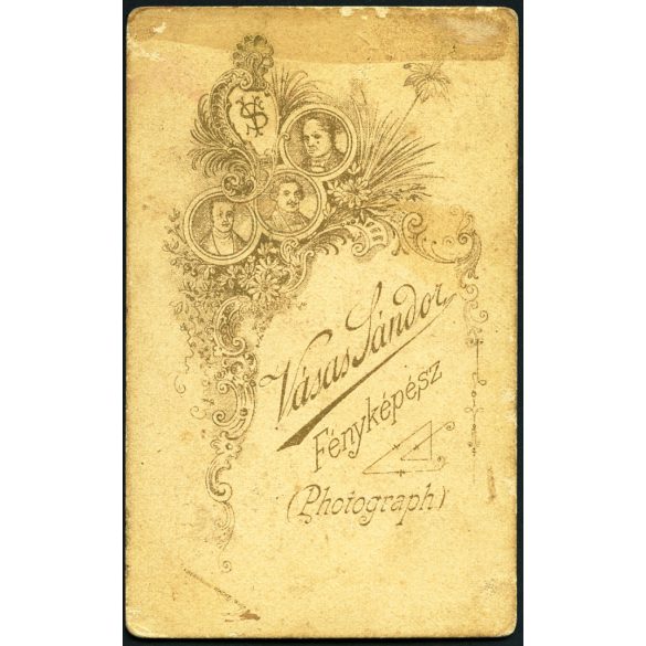 Vásas Sándor műterme, Érsekújvár (?) Felvidék, bajuszos katona egyenruhában, tüzér, monarchia, 1890-as évek, Eredeti CDV, vizitkártya fotó, ritka műterem.  