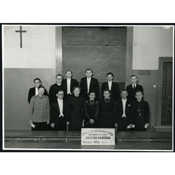 Nagyobb méret, Első Budapesti Keresztény Fotolaboratorium (Kaulich Rudolf), Budapest, Magyar Királyi Pázmány Péter Tudományegyetem doktor avatása, oktatás, , 2. világháború, 1943. május 7., 1940-es évek, Horthy-korszak, Eredeti fotó, hátulján pecsétt