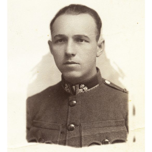 Ferenczy műterem, Nyíregyháza, magyar katona egyenruhában, Csengersimán aláírt portré,  1935, 1930-as évek, Horthy-korszak, Eredeti fotó, papírkép, középen törésnyom.   