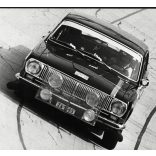 Nagyobb méret, Volga GAZ 24 versenyautó magyar rendszámmal,  Krisztián István - Wirtmann Ferenc, autó, jármű, közlekedés, sport, 1980-as évek, szocializmus, Eredeti fotó, papírkép.   méret megközelítőleg (centiméterben): 16.5 x 24 Használt! Eredeti n
