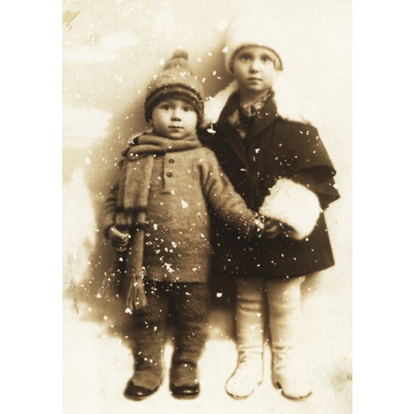 Luka Béla és Both Mária fényképészek, Marosvásárhely, Erdély, gyerekek téli ruhában, különös hóesés, testvérek, 1930-as évek, Horthy-korszak, Eredeti fotó, pecséttel jelzett papírkép.