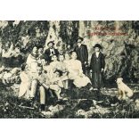 Kirándulók a vízesésnél, Alsóvidra, Erdély, puska, kutya, Csiky Testvérek kiadása, Topánfalva, 1910-es évek, monarchia, Eredeti képeslap-fotó. .  
