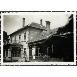   Pósch-villa,  Rozsnyó, Felvidék (Szlovákia), Pósch József villája,  városkép, épület, 2. világháború, 1942, , 1940-es évek, Horthy-korszak, Eredeti fotó, hátulján feliratozott papírkép. 
