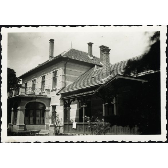 Pósch-villa,  Rozsnyó, Felvidék (Szlovákia), Pósch József villája,  városkép, épület, 2. világháború, 1942, , 1940-es évek, Horthy-korszak, Eredeti fotó, hátulján feliratozott papírkép. 