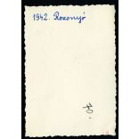 A Pósch-villa udvarán,  Rozsnyó, Felvidék (Szlovákia), Pósch József villája,  városkép, épület, 2. világháború, 1942, , 1940-es évek, Horthy-korszak, Eredeti fotó, hátulján feliratozott papírkép. 