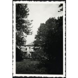 A Pósch-villa gyönyörűen parkosított kertje,  Rozsnyó, Felvidék (Szlovákia), Pósch József villája,  városkép, épület, 2. világháború, 1942, , 1940-es évek, Horthy-korszak, Eredeti fotó, hátulján feliratozott papírkép. 