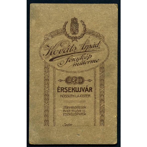 Kováts Árpád műterme, Érsekújvár, Felvidék , elegáns nő portréja, kalapháló, monarchia, 1900-as évek, Eredeti CDV, vizitkártya fotó.  