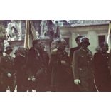 Agfacolor dia, ünnepi körmenet a budai várban, Budapest, egyenruha, díszőrség, katona, főnemes, politikai vezető, Horthy-korszak, 1940-es évek. eredeti ritka Agfacolor színes dia. 