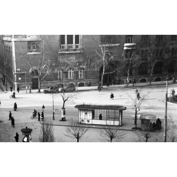 Fotó negatív, közlekedés a Horváth Mihály téren, Budapest, Baross utca, 8. kerület, villamosmegálló, autó, jármű, közlekedés, városkép, helytörténet, Horthy-korszak, 1930-as évek,  Eredeti nagyméretű fotó negatív! 