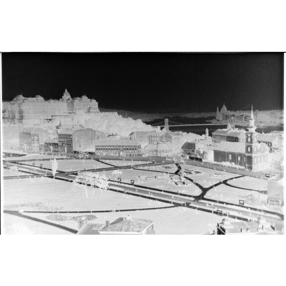 Fotó negatív, Tabán, Budapest, közvetlenül a régi házak lebontása után,  villamosok, jármű, közlekedés, Szarvas tér, 1. kerület, városkép,, helytörténet, Horthy-korszak, 1930-as évek,  Eredeti nagyméretű fotó negatív! 