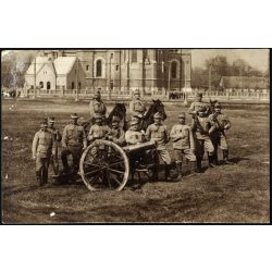   Magyar honvédek egyenruhában, 8 cm-es 5 M. tábori ágyú, osztrák magyar tüzérség, fegyver, 1. világháború, helytörténet, 1910-es évek, monarchia, Eredeti fotó, papírkép. 