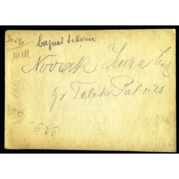 Magyar katona portréja, "Novák Imre id. szerszámkészítő lakatos, őrvezető. *1891, Rákospalota. Bevonult 1915 október 15-én Budapestre a 32. k. gy. e.-hez. Kiképzését a 4. k. vártüzérezrednél kapta, majd áthelyezték a bécsi arzenálba. 1916 őszén vissz