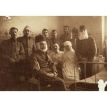 Sebesült katonák egy katonakórházban, ápolónő, orvos, egyenruha, különös arcok, katona, 1. világháború, 1910-es évek, monarchia, Eredeti fotó, papírkép.   
