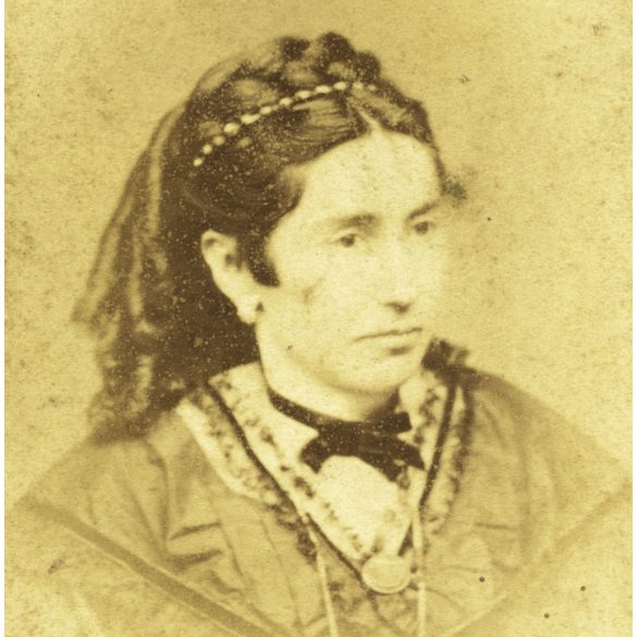 Prager József műterme, Ofen, Buda, elegáns nő portréja, monarchia előtti korszak, 1860-as évek, Eredeti CDV, vizitkártya fotó.   