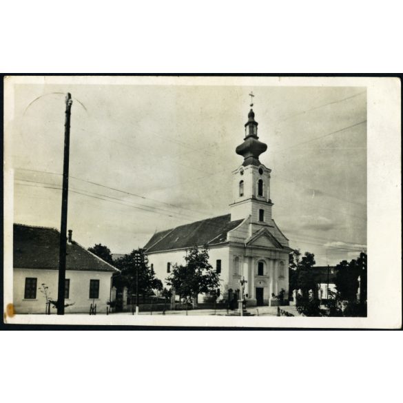 Fő tér a katolikus templommal, Bácsszentiván, Vajdaság, vallás, egyház, Délvidék, 1944., 1940-es évek, Horthy-korszak,. Eredeti képeslap fotó, hátulján feliratozott papírkép.