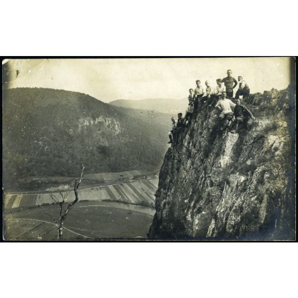 „Újpesti természetbarátok Photo osztálya”, Dobogókő (?), kirándulás, turista, turizmus, 1920-as évek, Horthy-korszak. Eredeti fotó, pecséttel jelzett papírkép.  