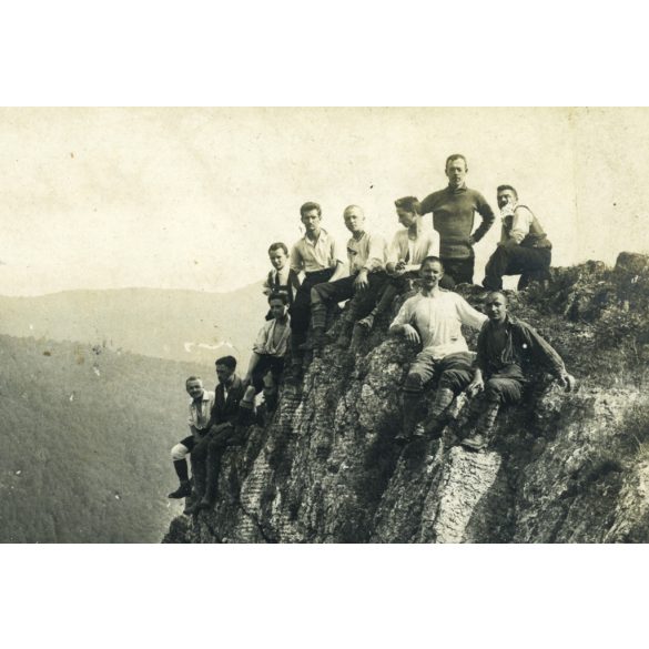 „Újpesti természetbarátok Photo osztálya”, Dobogókő (?), kirándulás, turista, turizmus, 1920-as évek, Horthy-korszak. Eredeti fotó, pecséttel jelzett papírkép.  