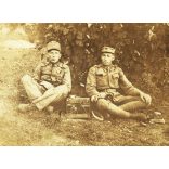 Magyar távírászok egyenruhában, érdemrendekkel, 1. világháború, rádiókészülék (?), katona,  1910-es évek, monarchia,. Eredeti fotó, papírkép.  