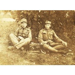   Magyar távírászok egyenruhában, érdemrendekkel, 1. világháború, rádiókészülék (?), katona,  1910-es évek, monarchia,. Eredeti fotó, papírkép.  