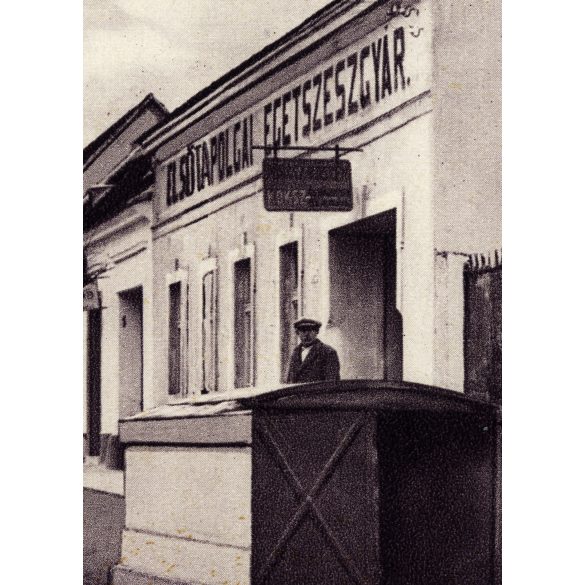 Tavasbarlang  lejárata, Tapolca, Kisfaludy utca, szeszgyár, reklám, felirat, kirakat, helytörténet, Monostory György kiadása, 1930-as évek, Horthy-korszak, Eredeti képeslap fotó, papírkép.  