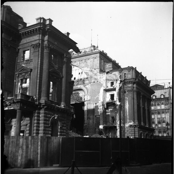 9 darab fotó negatív! A Nemzeti Színház épülete a megkezdett bontás idejében, Budapest, Blaha Lujza tér, VIII. kerület, Józsefváros, szocializmus, 1960-as évek,  Eredeti nagyobb méretű fotó negatív! 
